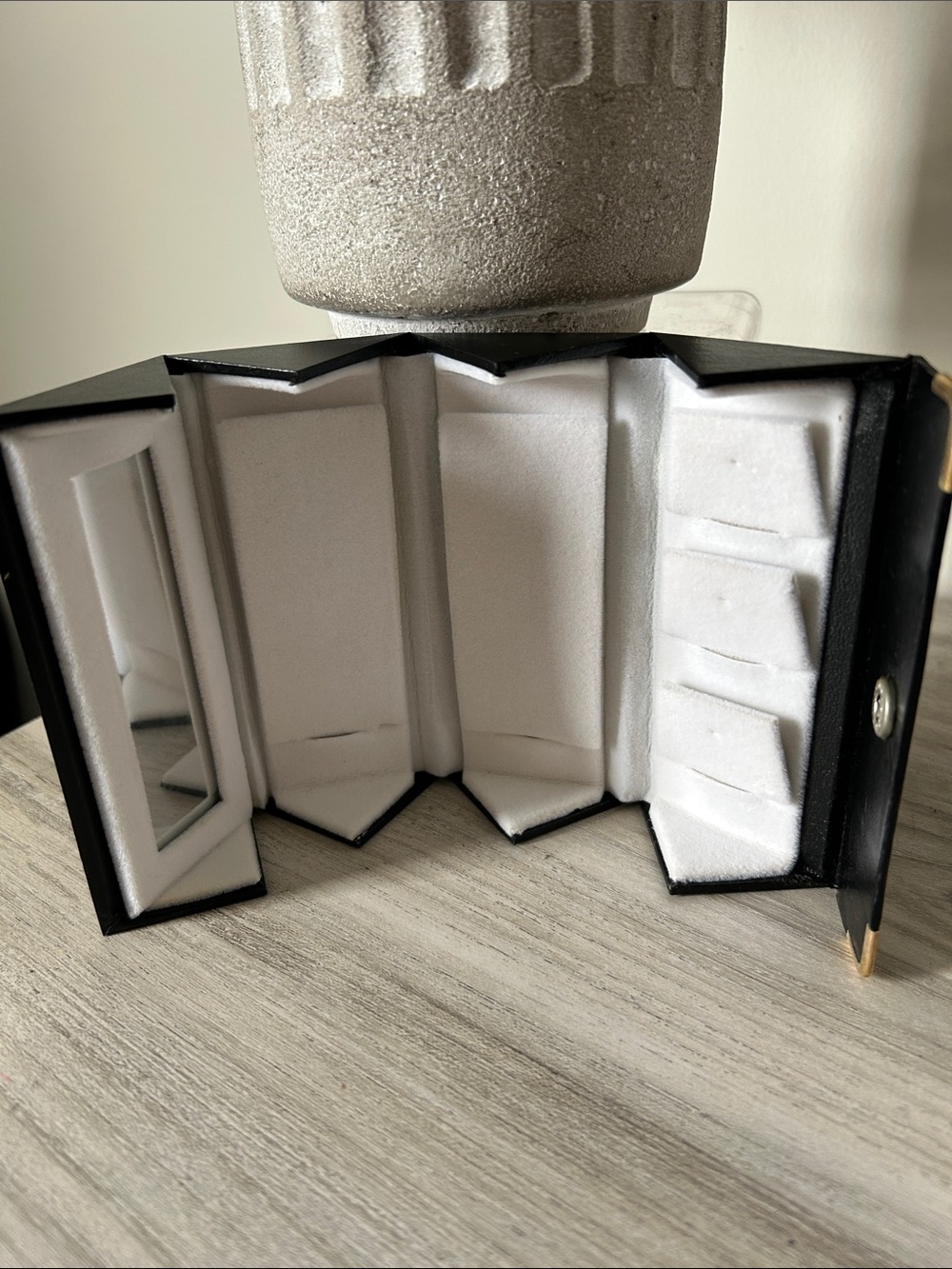 Foldable Jewelry Organizer Case in Black with White Interior NWOT